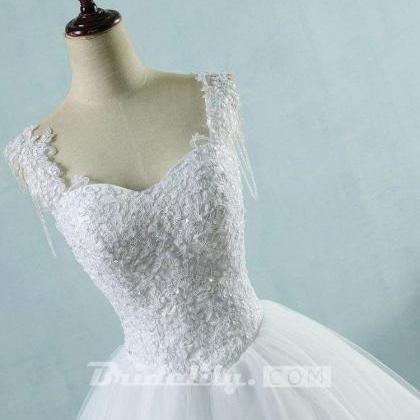Appliques Lace-up Tulle Ball Gown Wedding Dresses