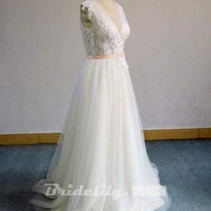 Bridelily Awesome Appliques V-neck Tulle Wedding..