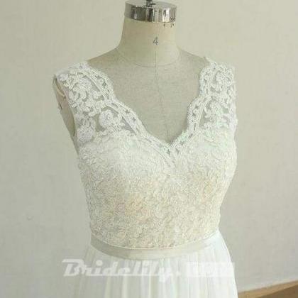 Bridelily Affordable V-neck Lace Chiffon Wedding..