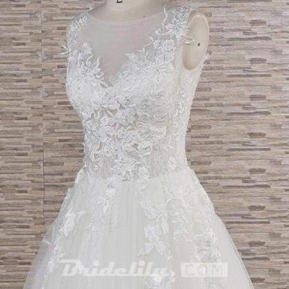 Eye-catching Applqiues Tulle A-line Wedding Dress