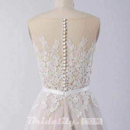 Floor Length Appliques A-line Tulle Wedding Dress